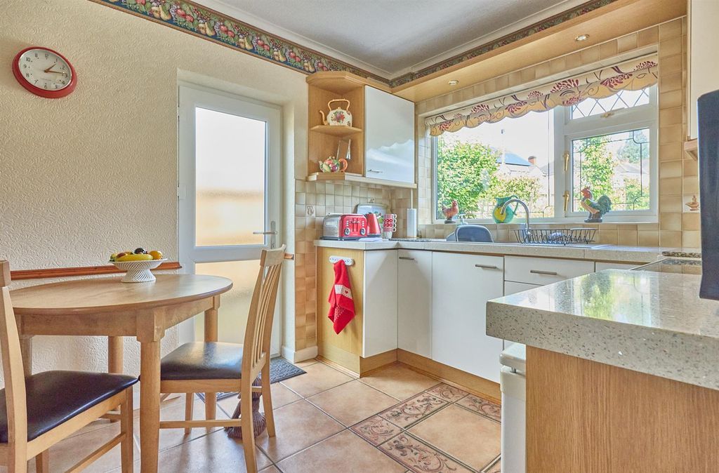 Property photo 2 of 17 Hollycroft Hinckley_6.Jpg