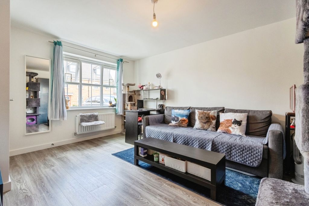 Property photo 3 of 19 Pbox-Img.Jpg