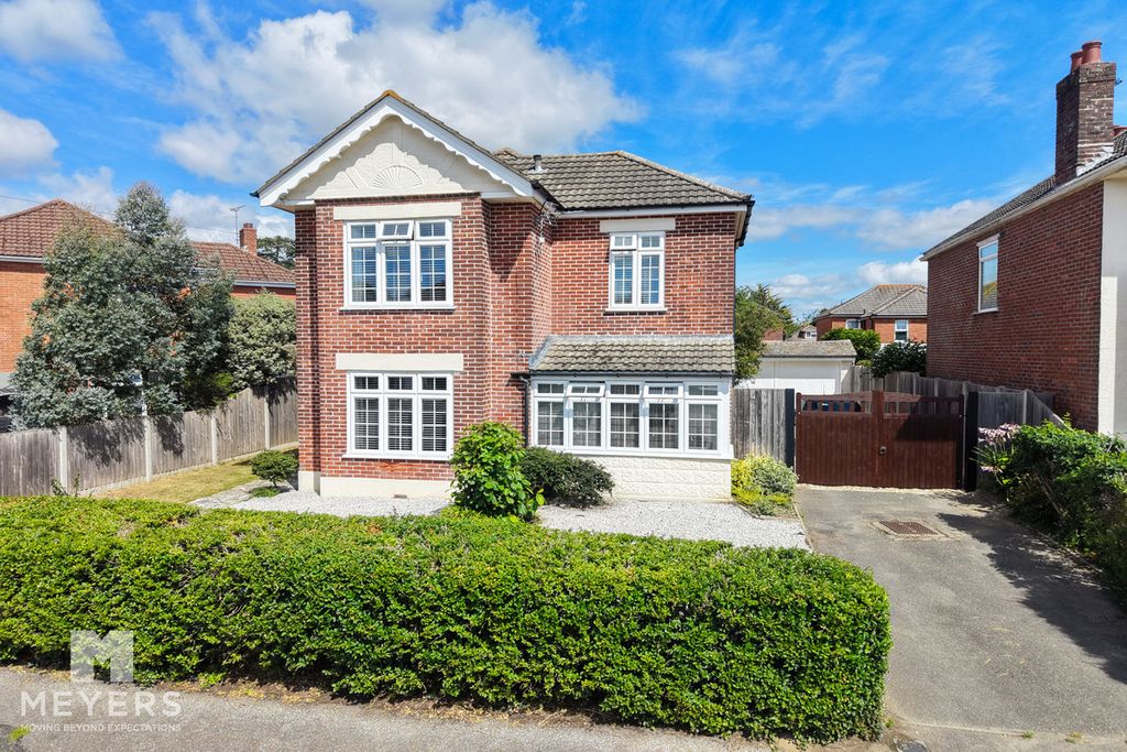 Property photo 1 of 36