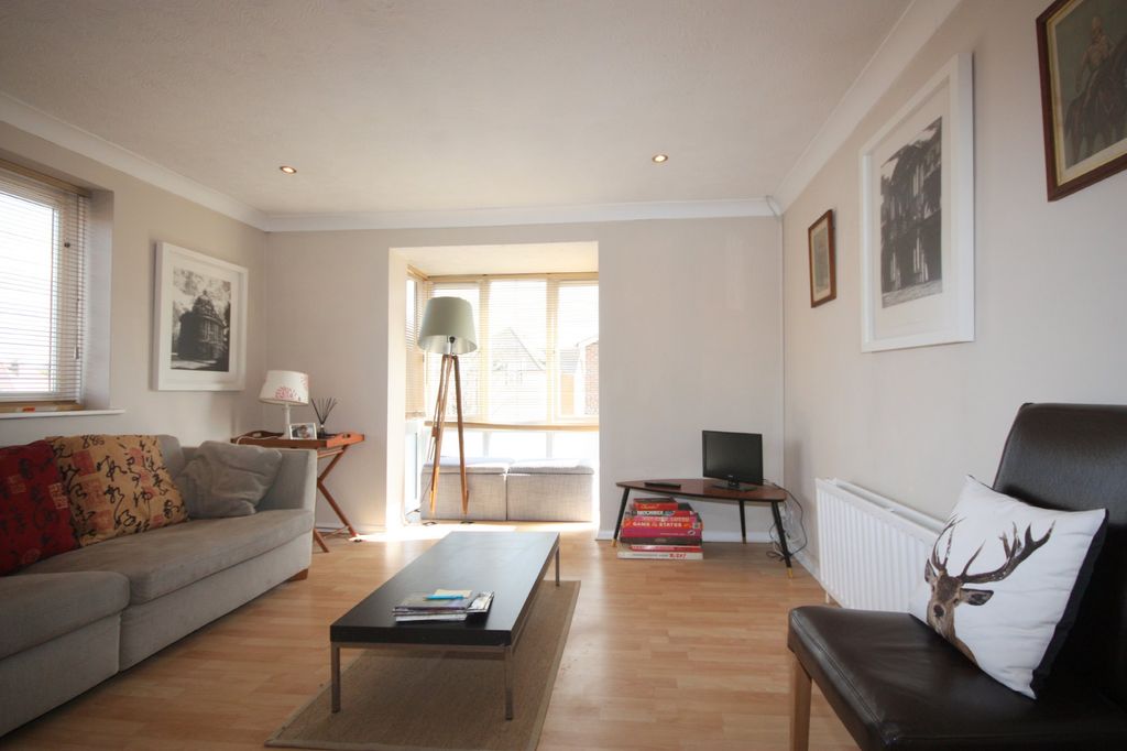 Property photo 2 of 8
