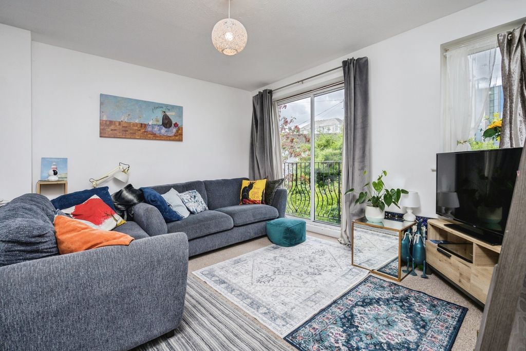 Property photo 2 of 17 Pbox-Img.Jpg