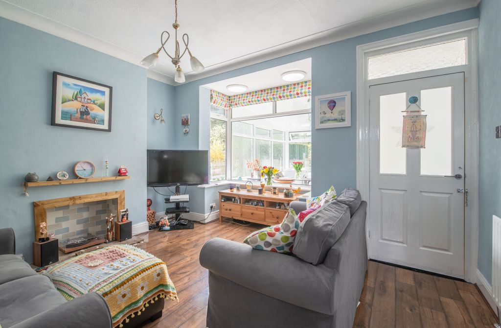 Property photo 2 of 30 Lounge