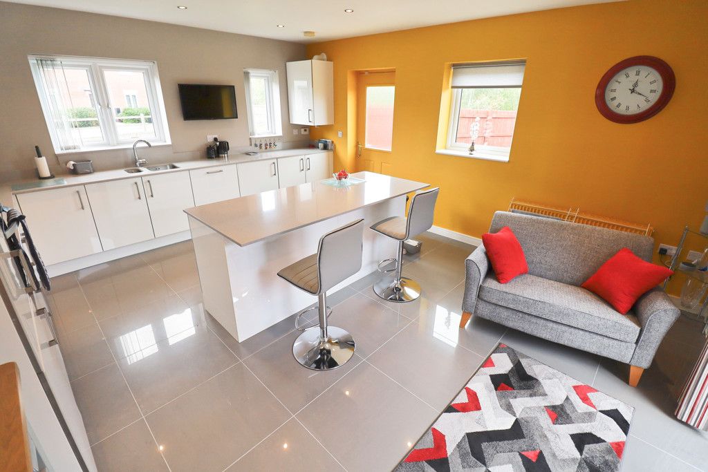 Property photo 1 of 15 Photo 7