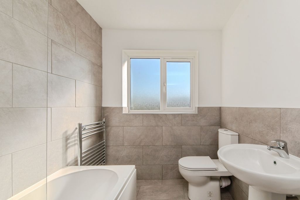 Property photo 3 of 16 Photo