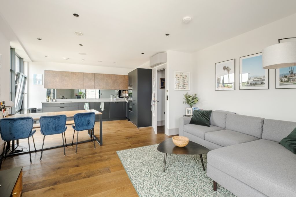 Property photo 3 of 17 Bracklyn Street
