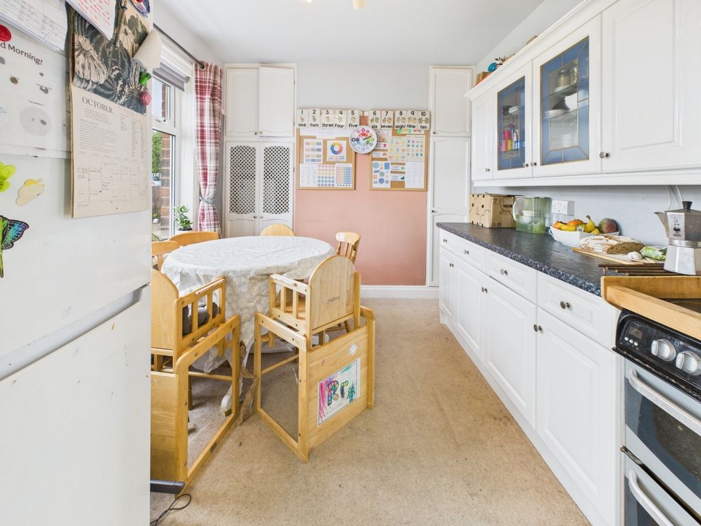 Property photo 3 of 23 Cam04233G0-Pr0035-Still018