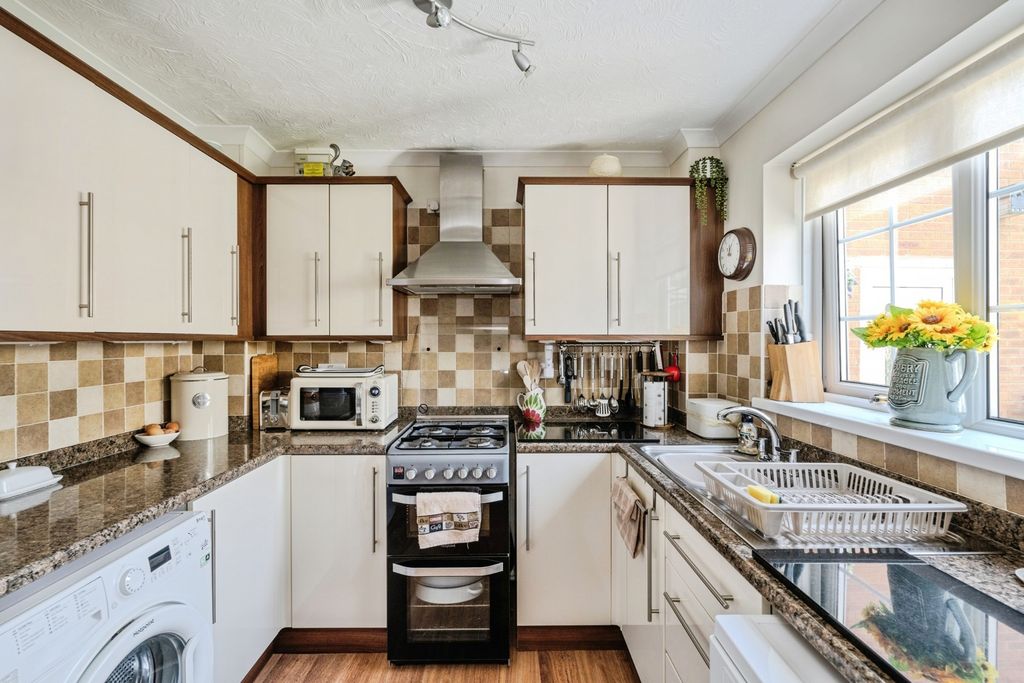 Property photo 3 of 24 Pbox-Img.Jpg