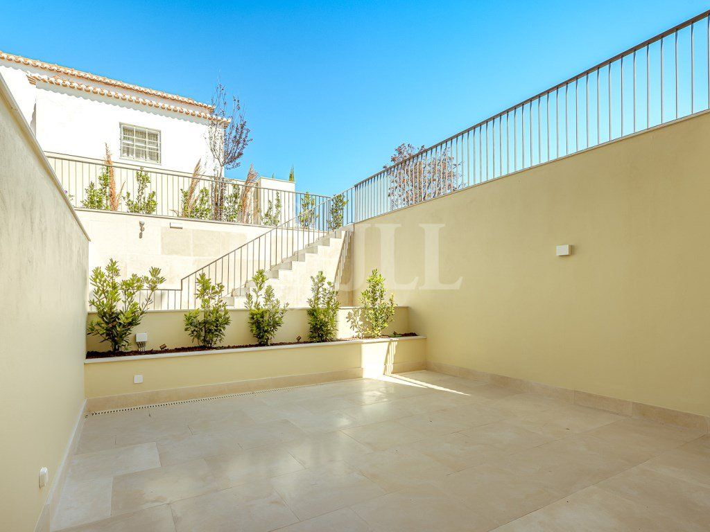 Property photo 3 of 34