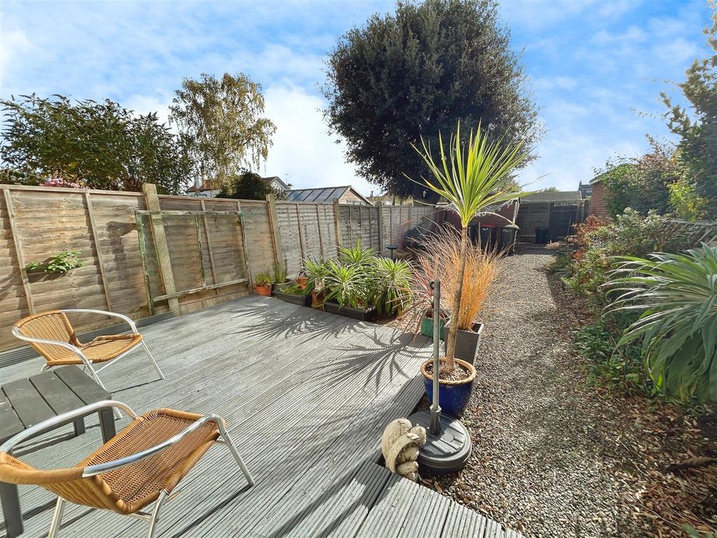 Property photo 2 of 9 c1118327-Img_2009.Jpeg