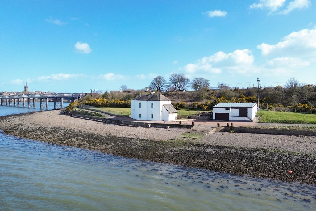 Property photo 1 of 47