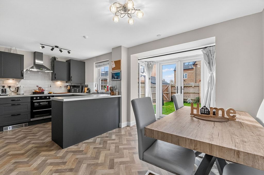 Property photo 2 of 30