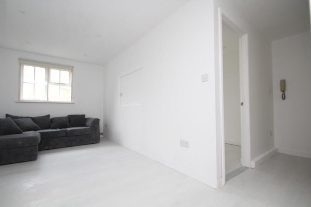 Property photo 3 of 7 Living Room.Jpeg