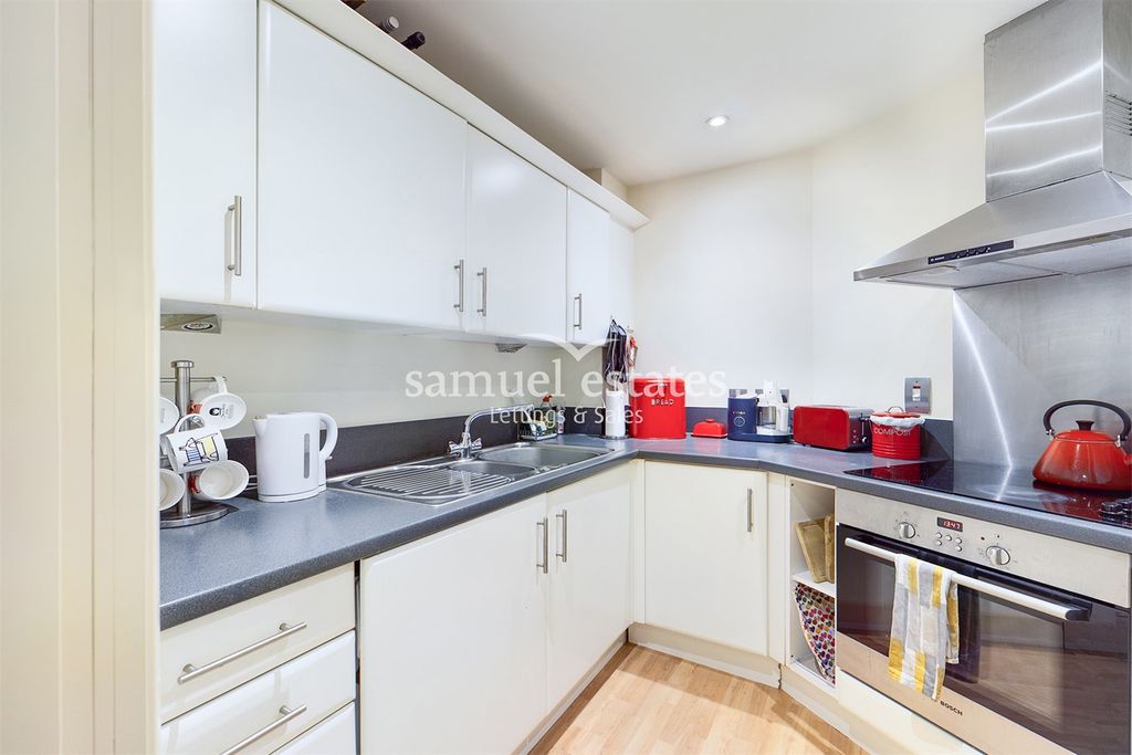 Property photo 2 of 9 Kitchen