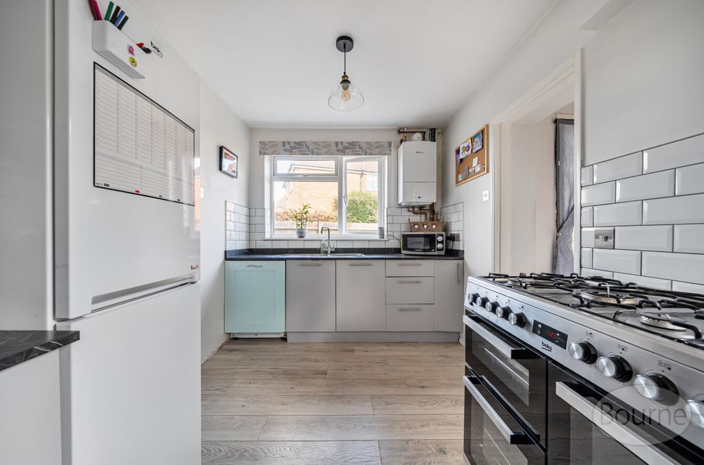 Property photo 3 of 20 2cc125F2-5Cf9-4c2...