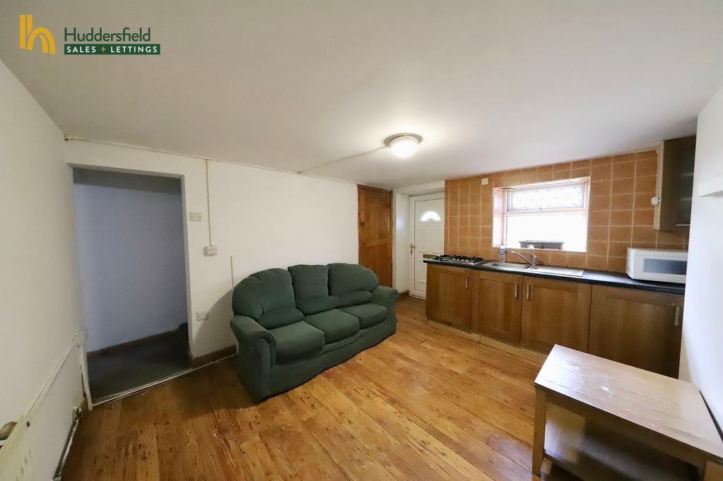 Property photo 2 of 8 Living Area.1