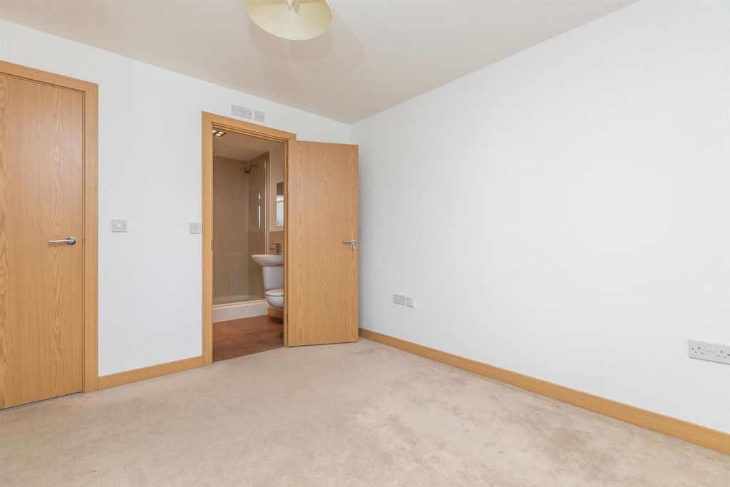 Property photo 3 of 12 Bedroom 1