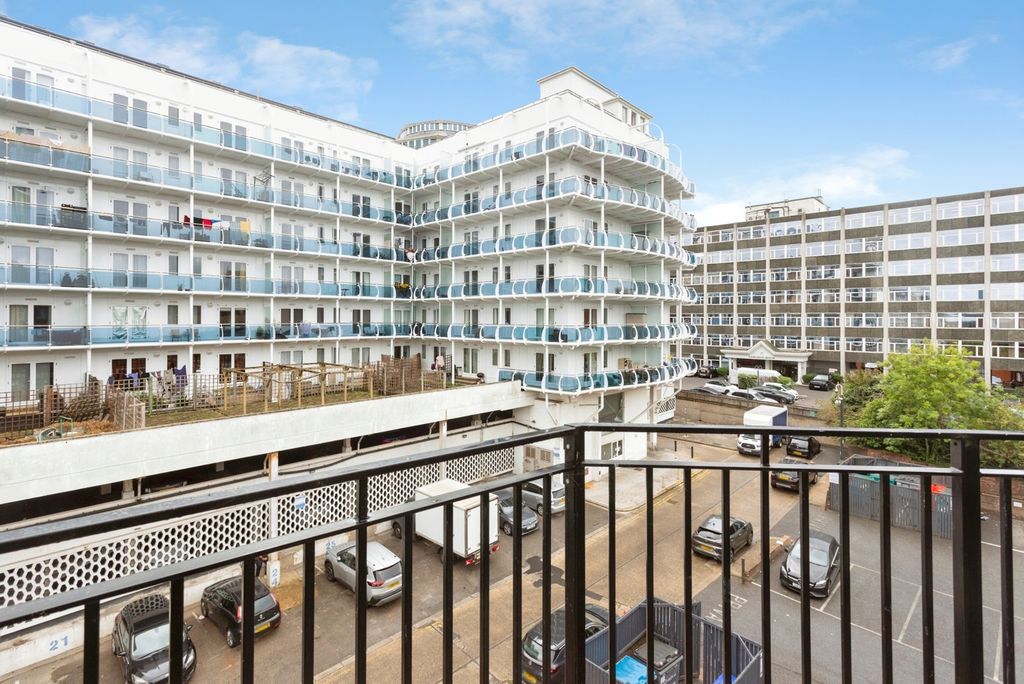 Property photo 1 of 30 Balcony