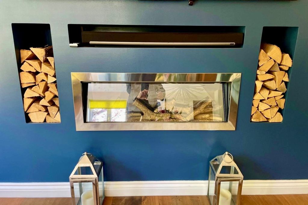 Property photo 3 of 17 Fireplace