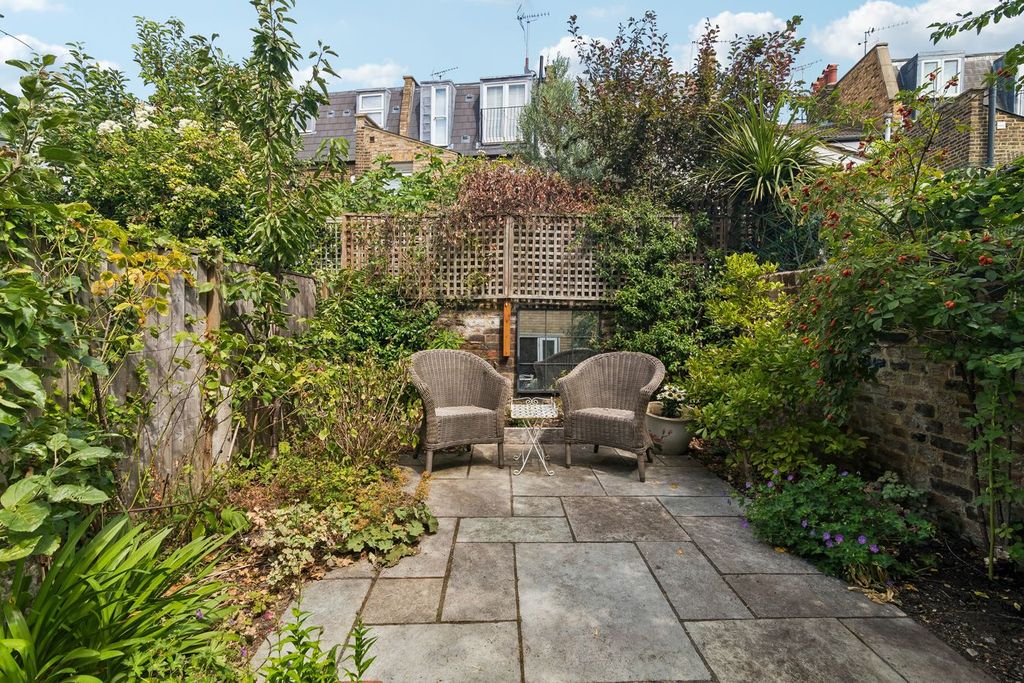 Property photo 3 of 11