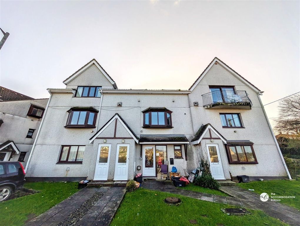 Property photo 1 of 11 Exterior