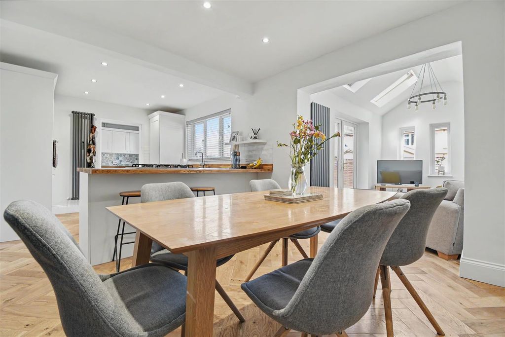 Property photo 3 of 33 Kitchen Diner