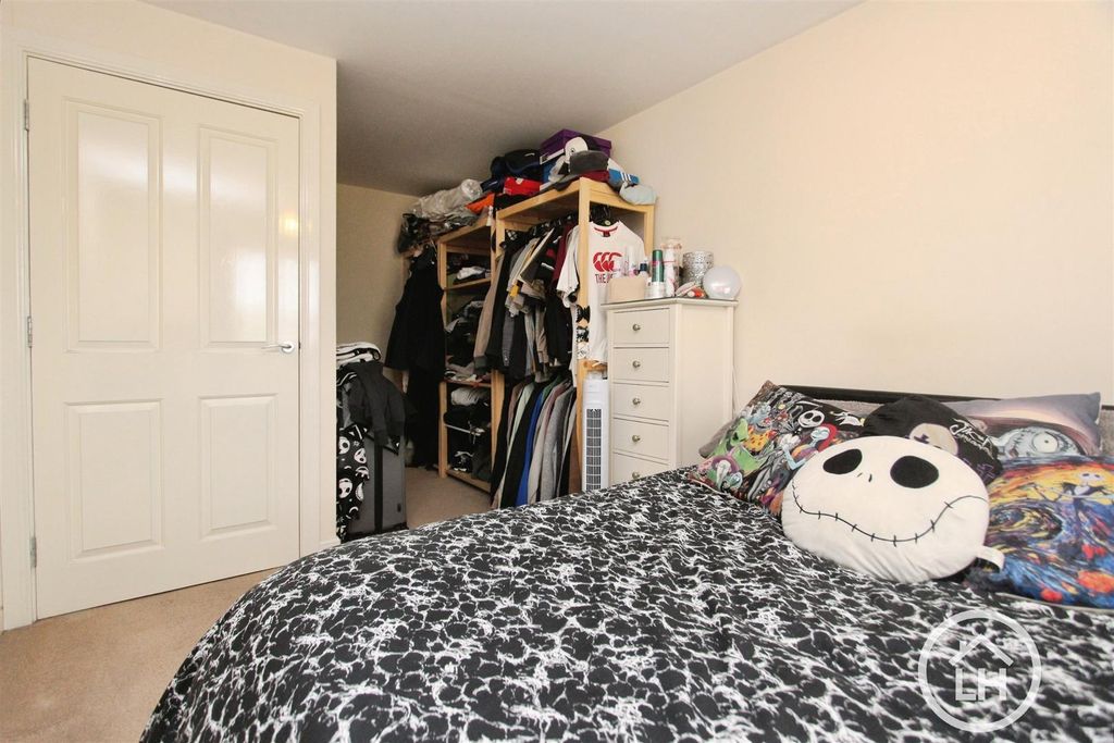 Property photo 2 of 10 Bedroom One