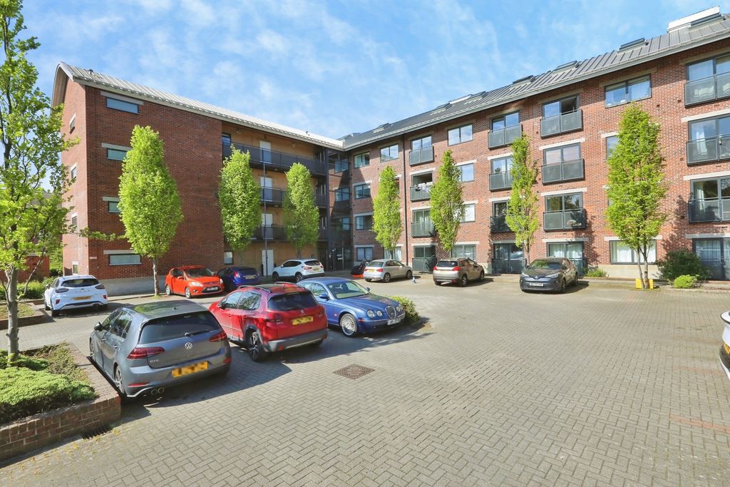 Property photo 1 of 16 Pbox-Img.Jpg