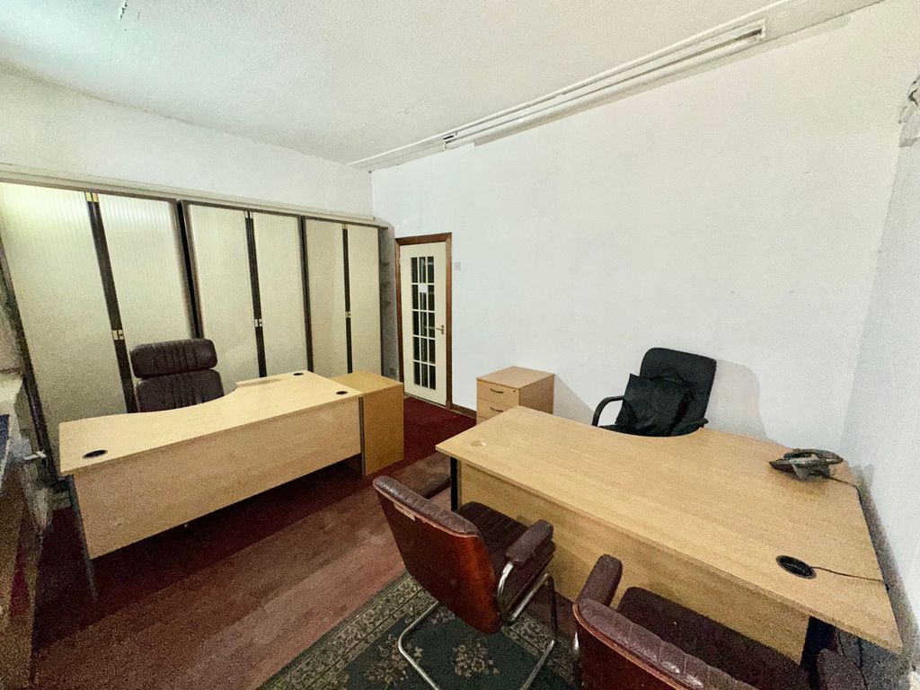 Property photo 1 of 1