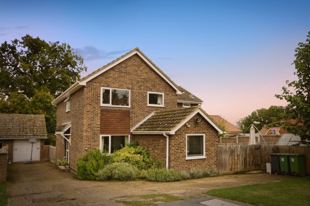 Property photo 1 of 18