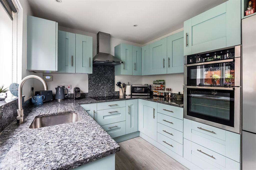 Property photo 3 of 11 63-Tudor-Walk-18.Jpg