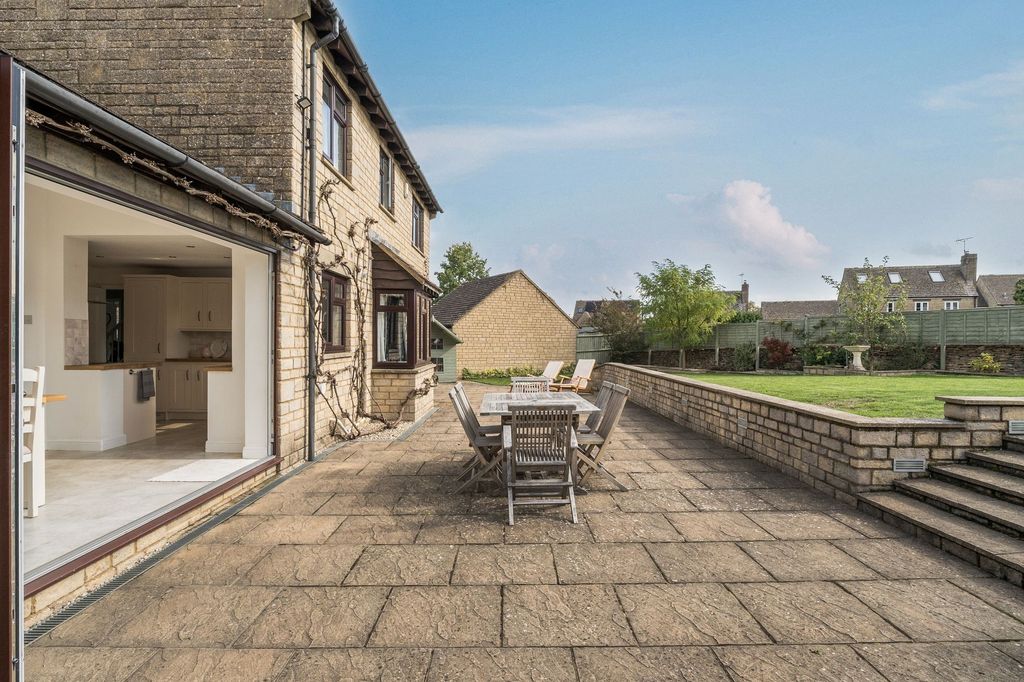 Property photo 1 of 23 Sizeable Terrace