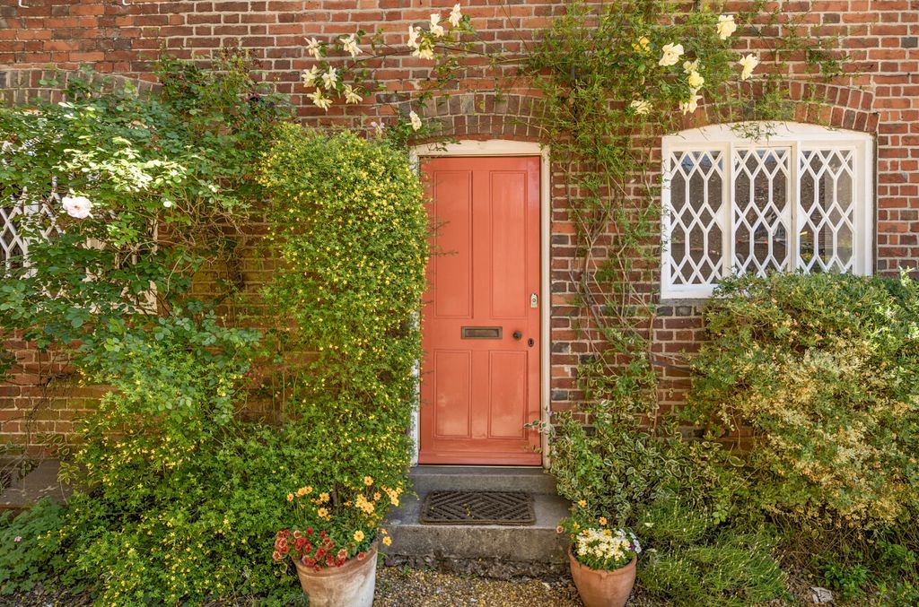 Property photo 1 of 17 1290581-53-682762...