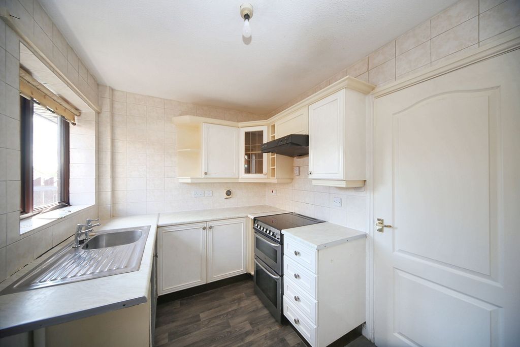 Property photo 3 of 20