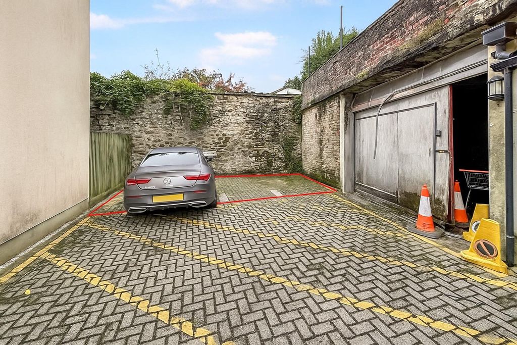 Additional image 15 of 2 bed flat for saleAnchor Terrace, Quay Hill, Penryn TR10