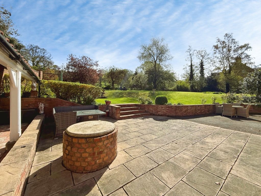 Property photo 3 of 17 5068856