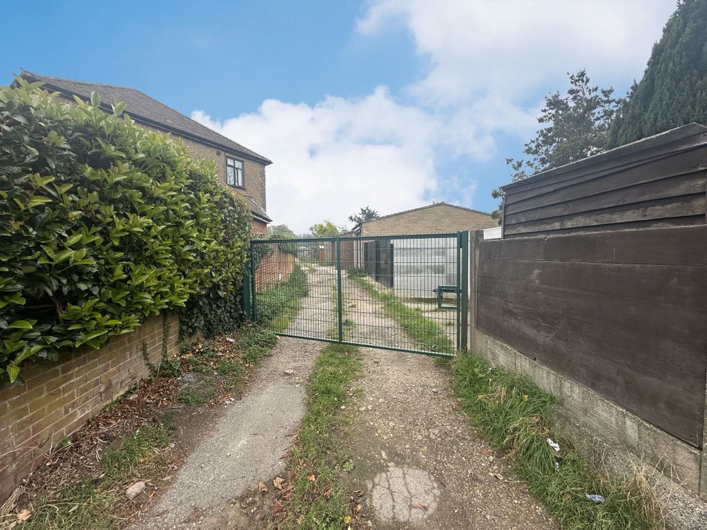 Property photo 2 of 5 700A5Cb4-Ae79-11F0-8204-0242Ac110002-1140--Auto--.Jpg