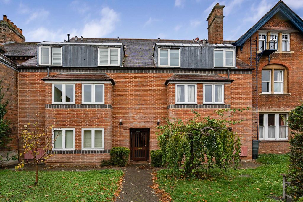 Property photo 1 of 31