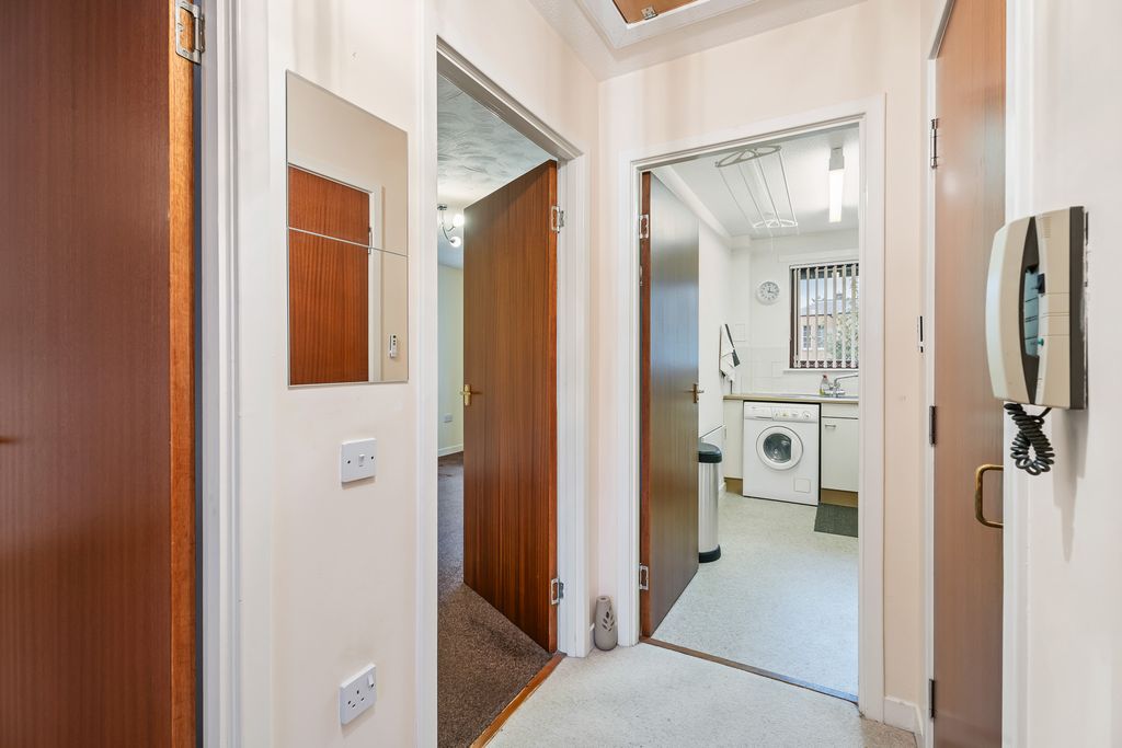 Property photo 2 of 21