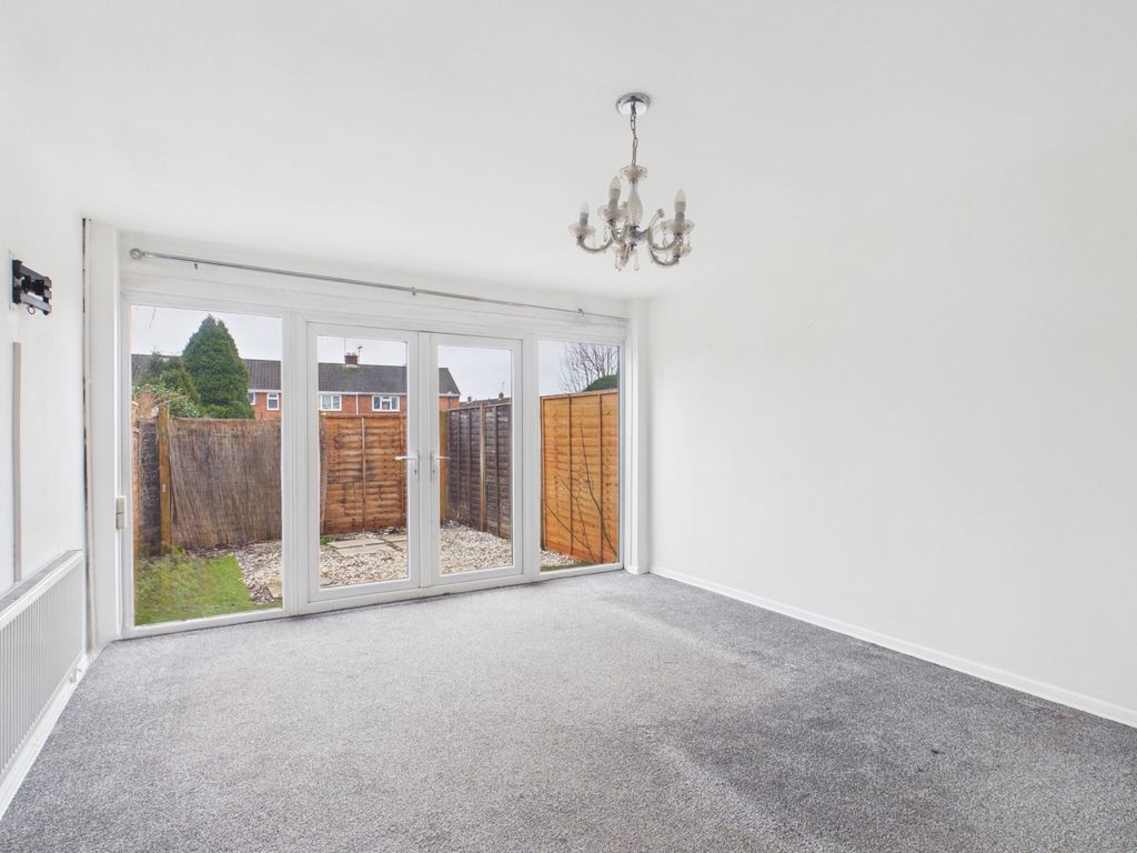 Property photo 3 of 10 Living Room