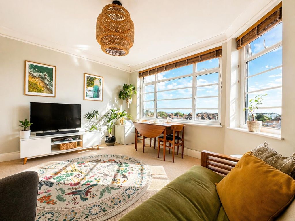 Property photo 2 of 14 02_Lounge_B.Png