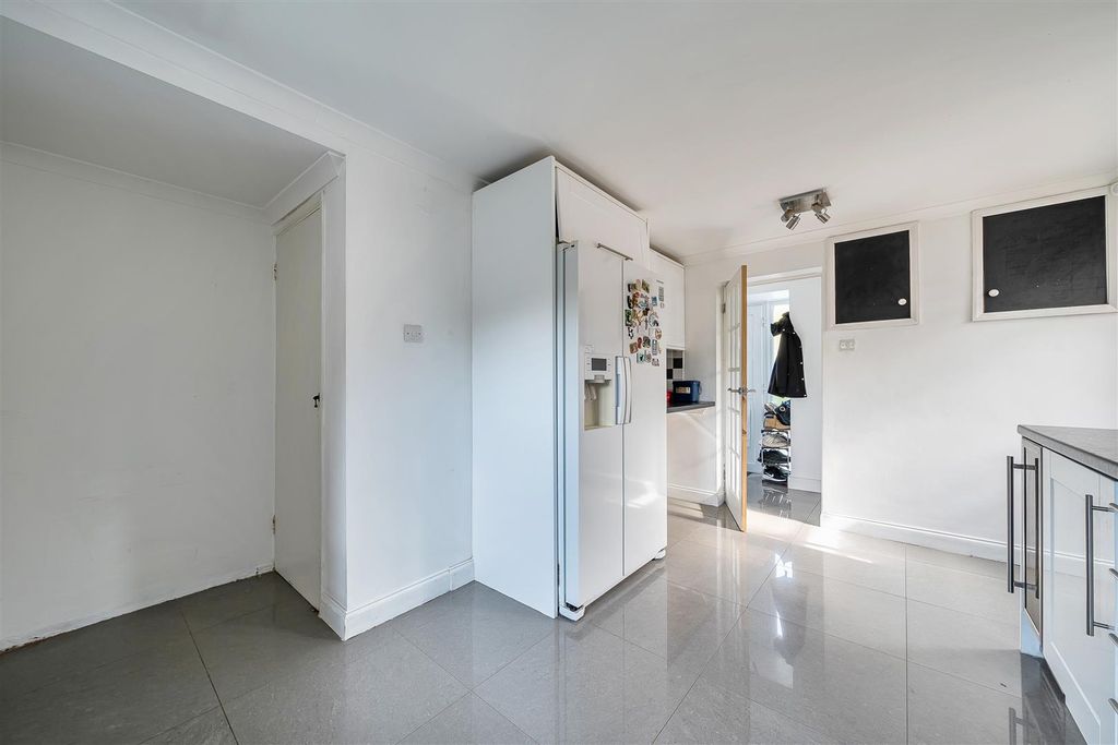 Property photo 3 of 23 1433099-9-69Bda4Db6Ca98.Jpg