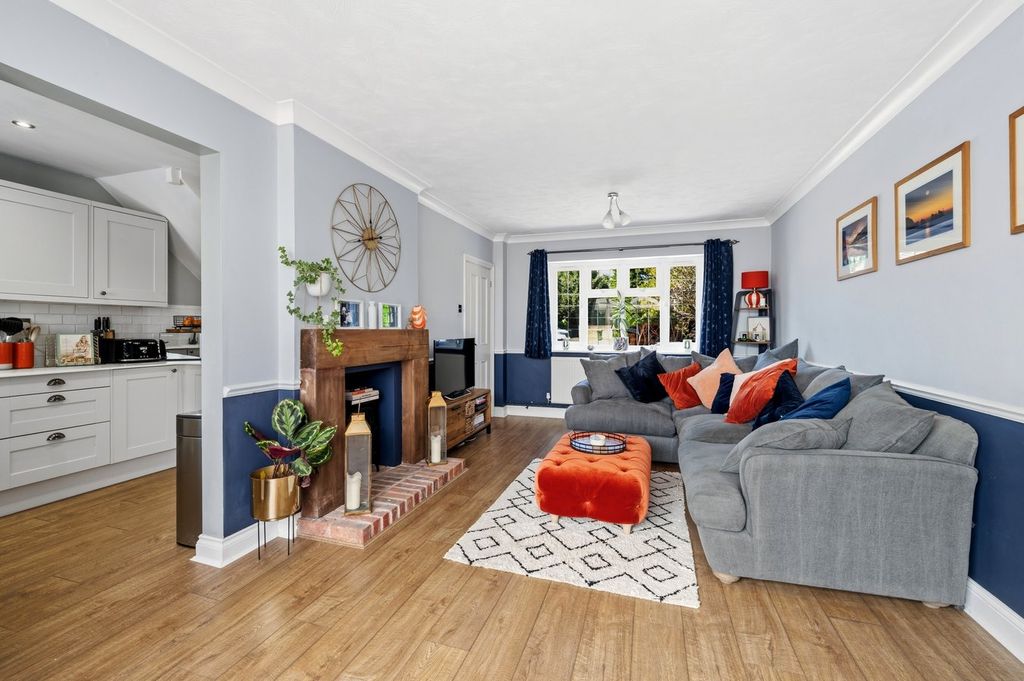 Property photo 2 of 13