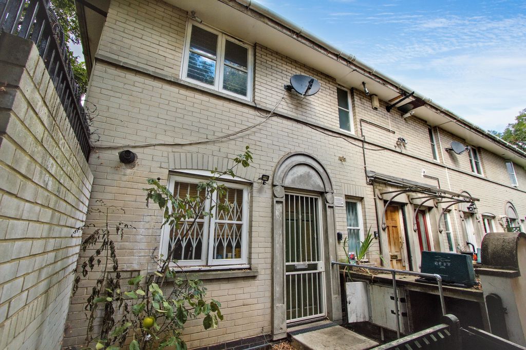 Property photo 1 of 9 19 Rossendale Way, Camden, London, Nw1 0Xb