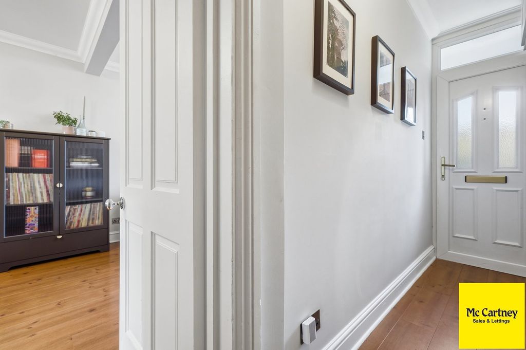 Property photo 2 of 27