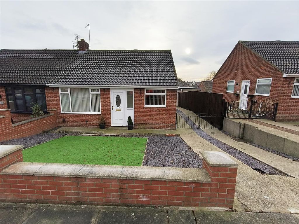 Property photo 2 of 14 Froont 2 .Jpg