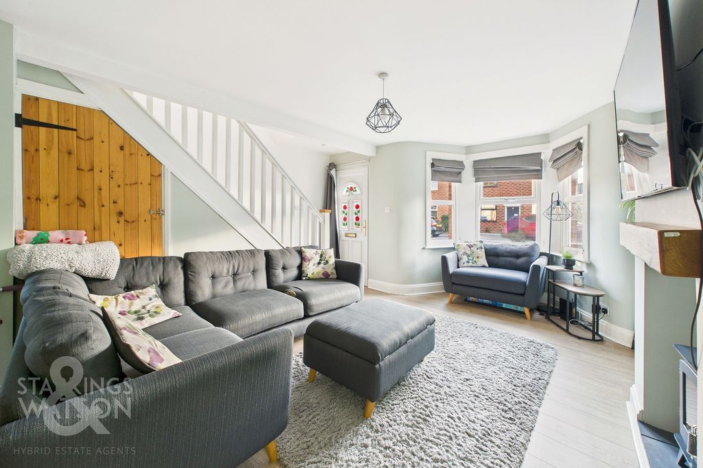 Property photo 2 of 22