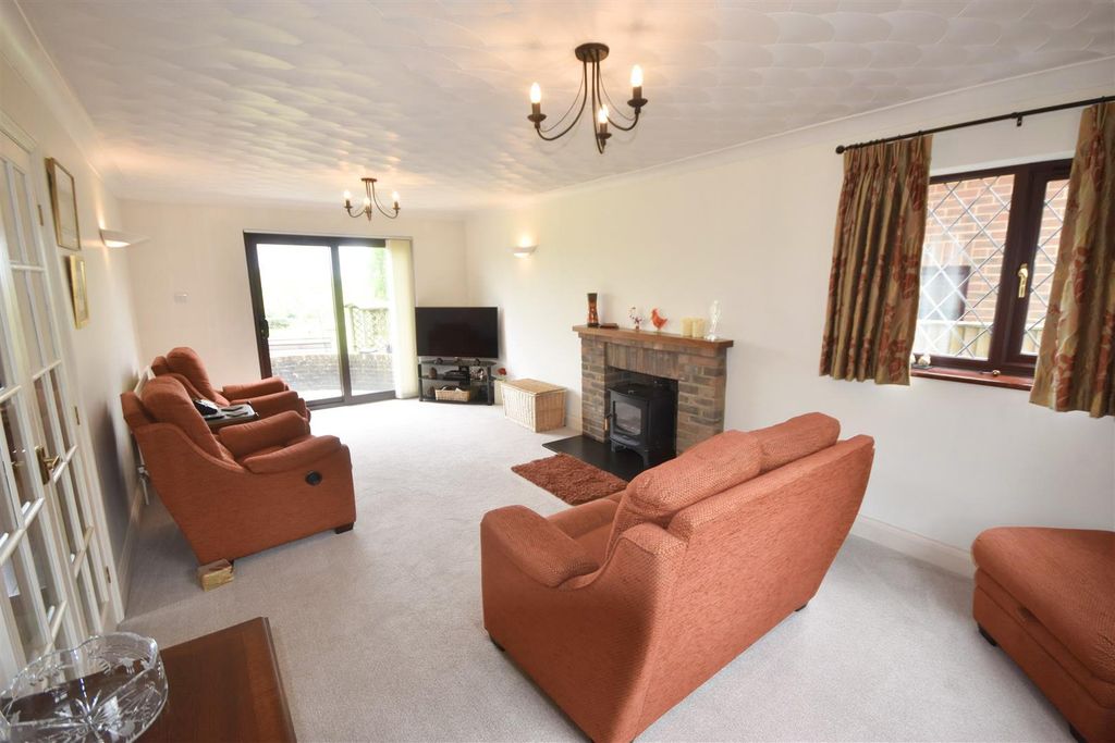 Property photo 3 of 19