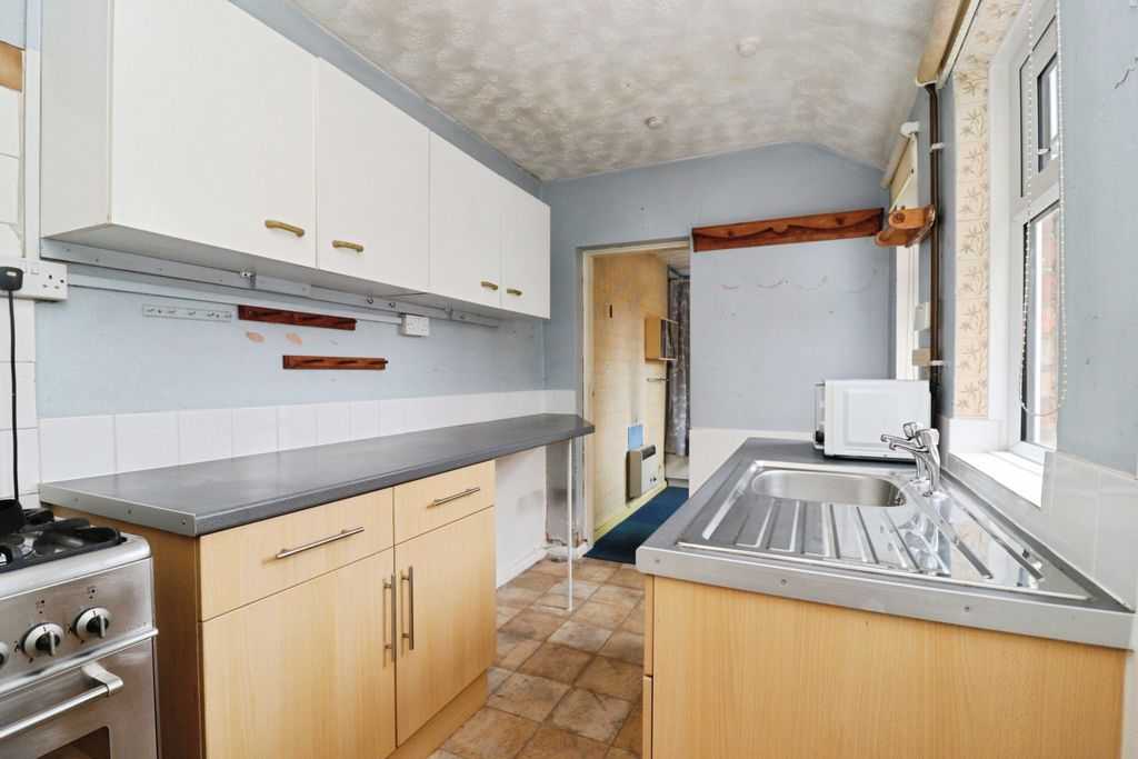 Property photo 2 of 10