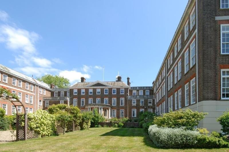 Property photo 1 of 5 2 Bed Flat To Rent Cannon Hill, London N14
