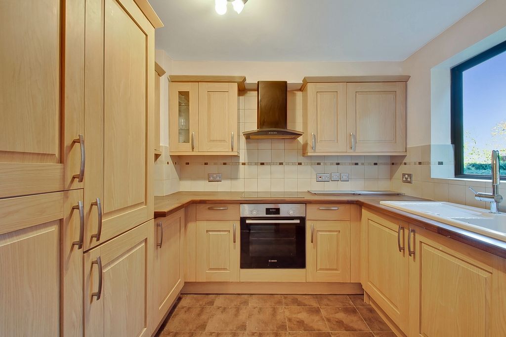 Property photo 3 of 11 Photo 14